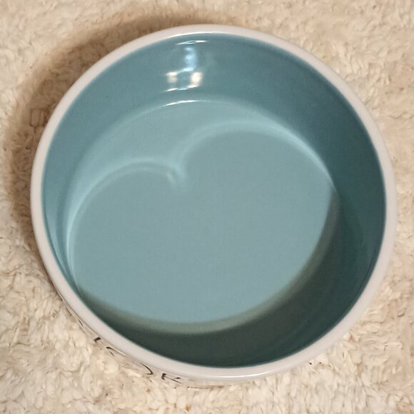 VGUC ~ RAE DUNN Savor White/Baby Blue Ceramic Medium Round Dog Food Water Bowl - Picture 2 of 6